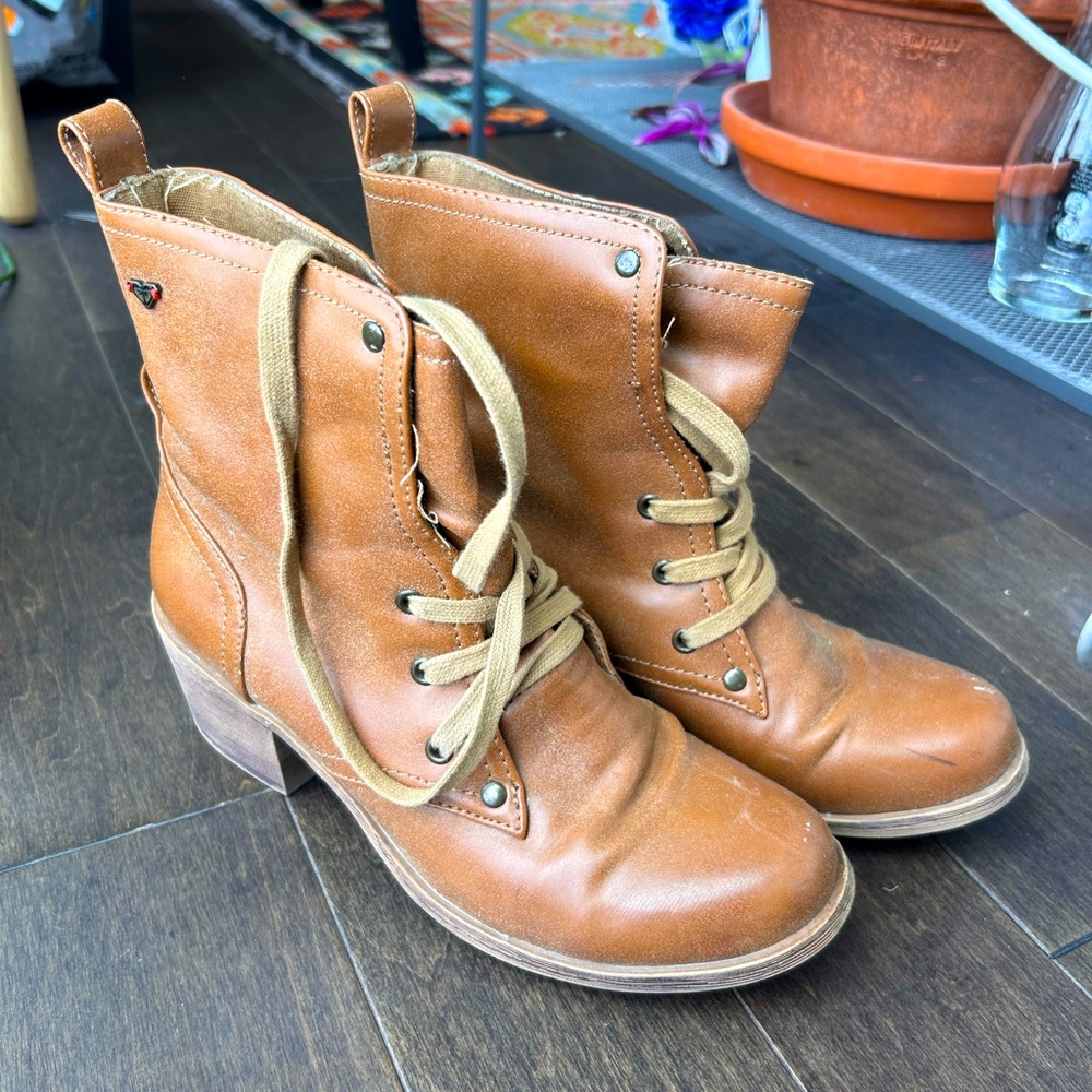 Vintage Roxy Tan Leather Booties - Picture 3 of 6